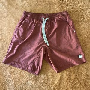Vuori Kore Short. Size: L. Color: Red